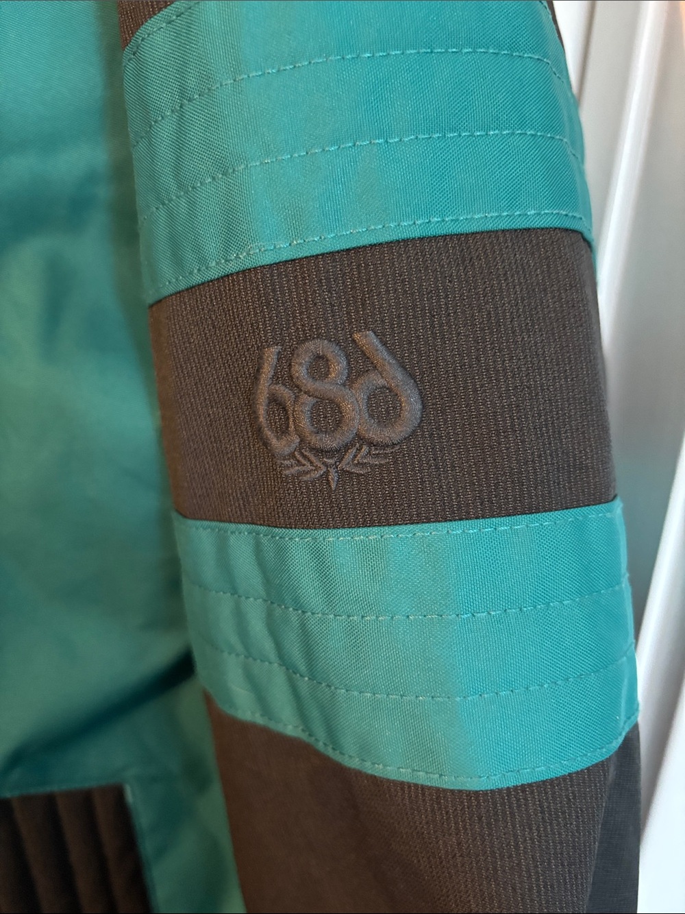 686 Authentic Class Insulated Jacket - Picture 5 of 16
